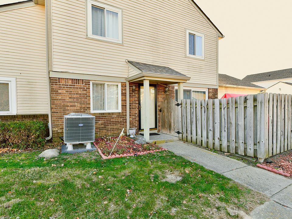 1st image of 4961 Oakbrook Dr #A1