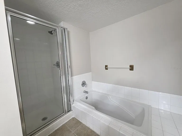 2419 Fan Palm Dr — Photo 13