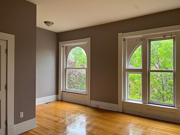 4th image of 2624 Ann Ave