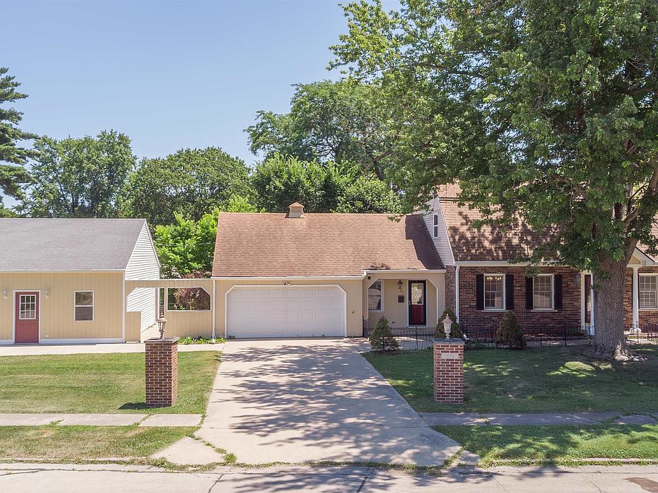 1st image of 23 Elizabeth Cir