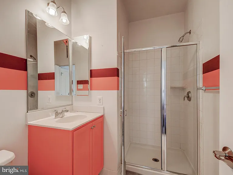124 Meridian Ln — Photo 29