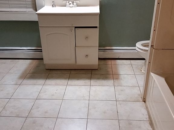 5th image of 10 Greenwood St