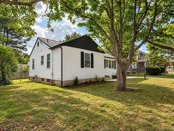 3rd image of 279 Caroline St