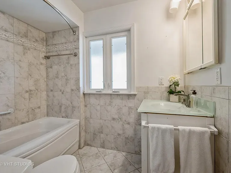 2338 Prairie Ave — Photo 10