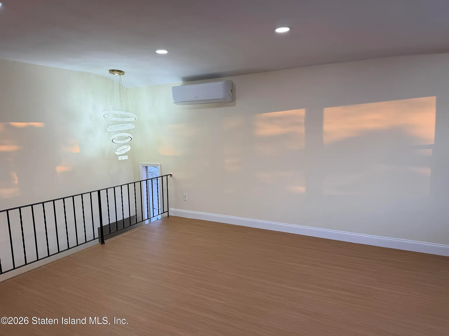 3 bed, 2652 sqft, $3,400 — Photo 3