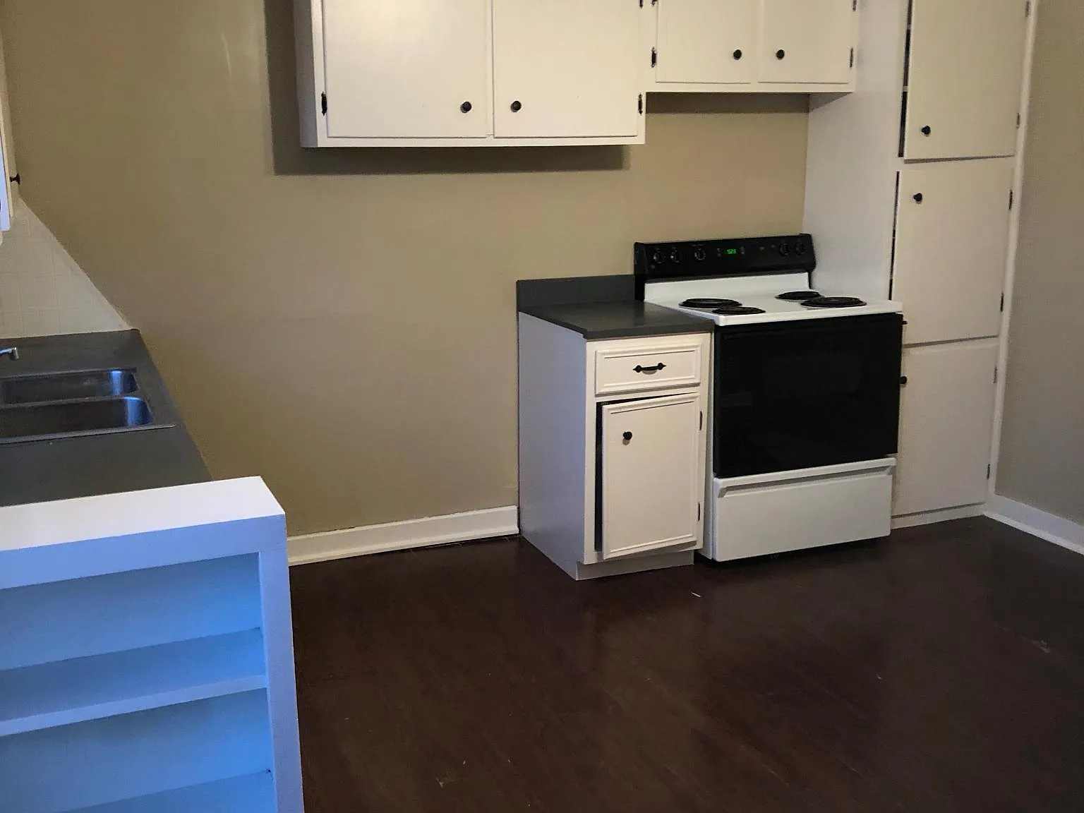 3 bed, 1000 sqft, $1,000 — Photo 3