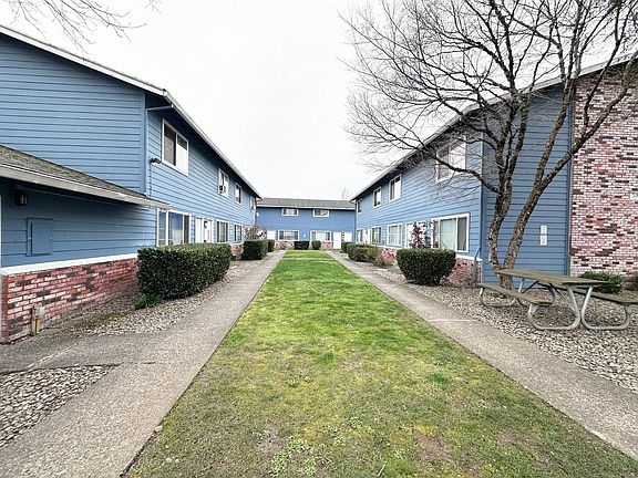 2nd image of 22900 NE Halsey St #10