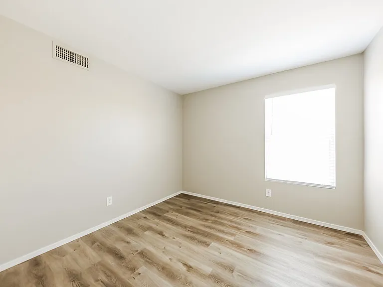 9847 W Irma Ln — Photo 13