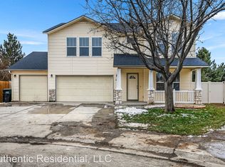 137 E Harris Hawk Dr, Kuna, ID 83634