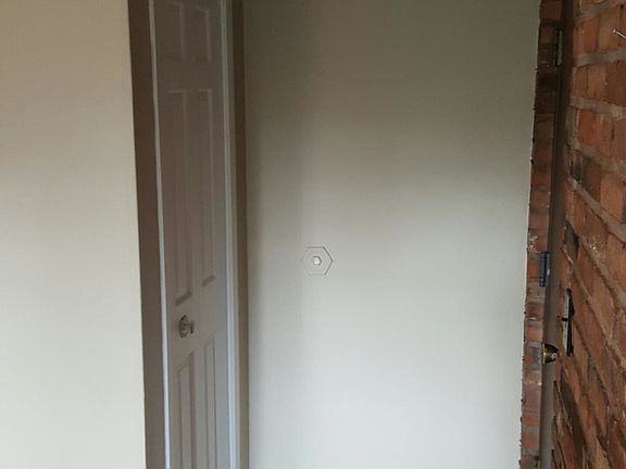 5th image of 4220 Allendorf Dr APT 9