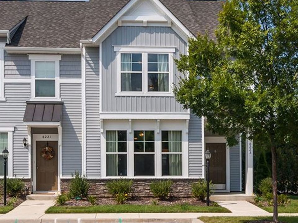 Photo is from the builders library shown as an example. Finishes and options may vary.