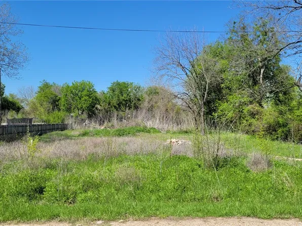 805 E Avenue A, Valley Mills, TX 76689