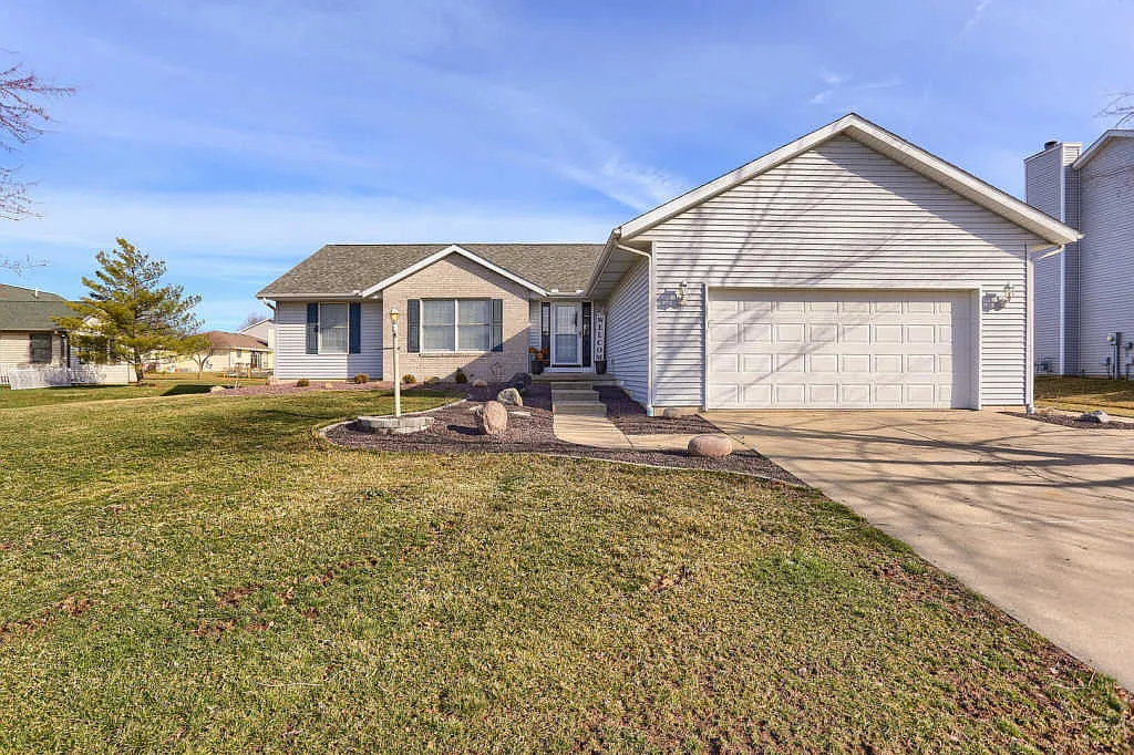 1410 Amy Dr photo 1