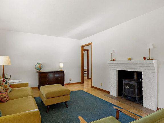 3rd image of 213 Bordner Dr
