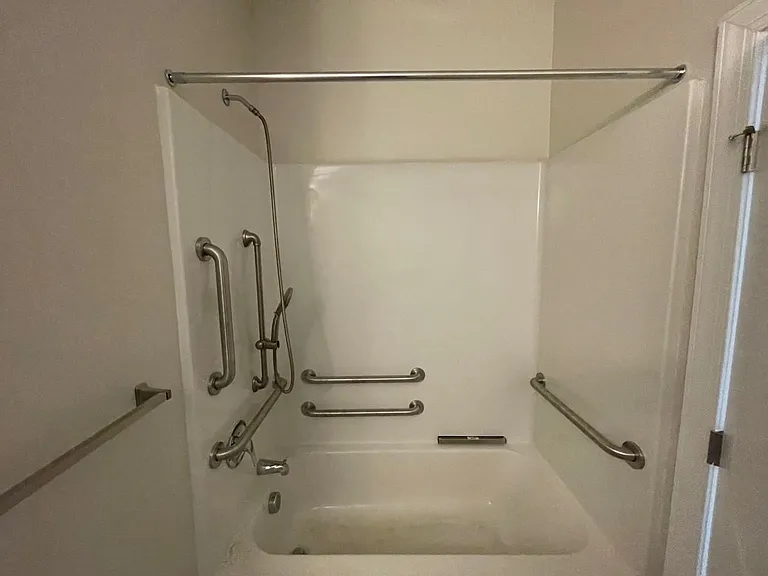 Marcom St Apartments — Photo 4