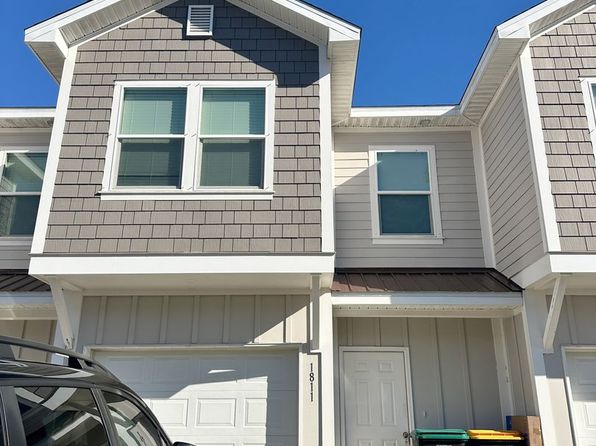 1811 Stable Ln
