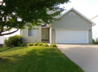 1342 Sweeting Ln, Coralville, IA 52241