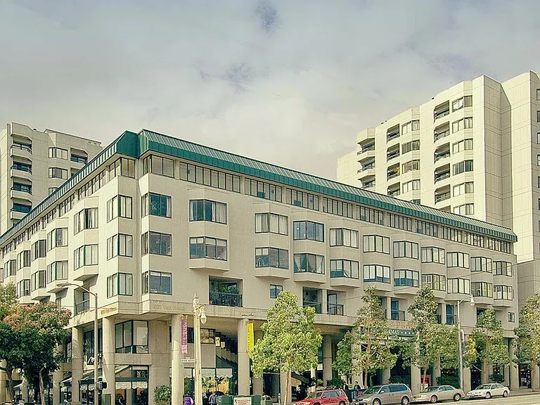 601 Van Ness Ave #151 — Photo 5