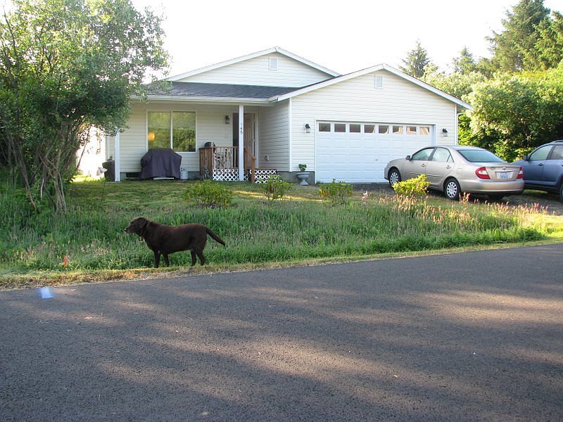 1st image of 146 Auriga Ave SW
