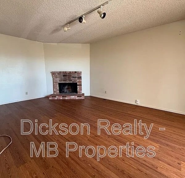 3485 Rosalinda Dr — Photo 2