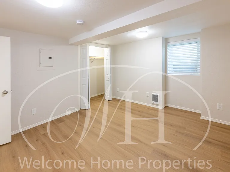 37 NW Evans Ave — Photo 9