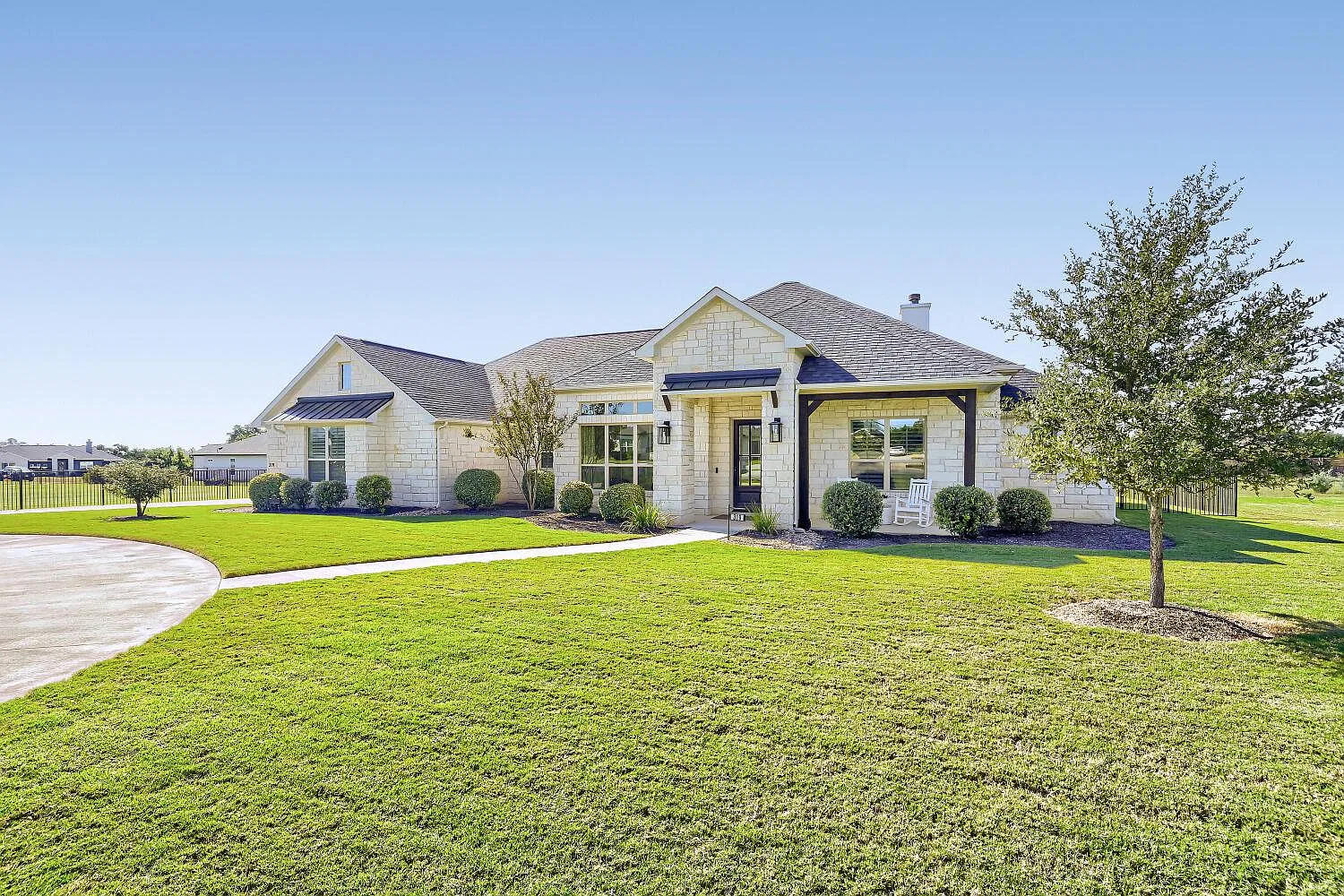 3 bed, 2.5 bath, 2980 sqft, $5,400 — Photo 1