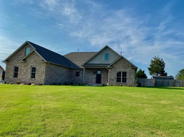 212 Grove Park Way, Tuscumbia, AL 35674