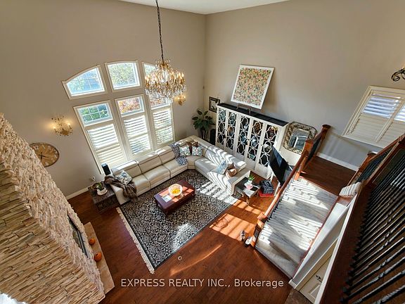 3rd image of 225 Terrace Wood Cres