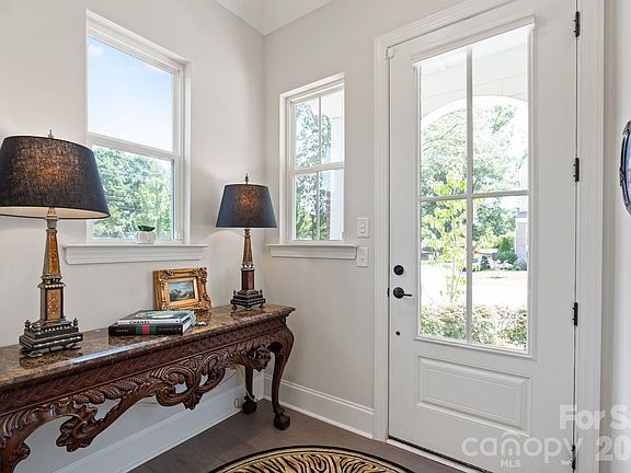 3rd image of 4135 Merkland Ln