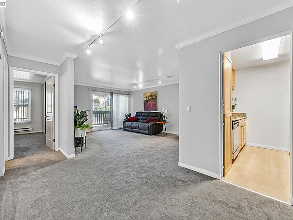 4th image of 1087 Murrieta Blvd APT 242