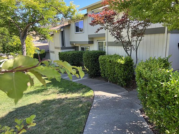 3rd image of 17 Oliva Dr #C