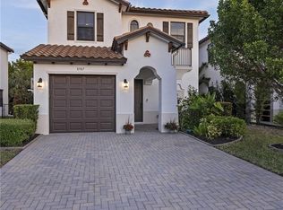 8987 Madrid Cir, Naples, FL 34104