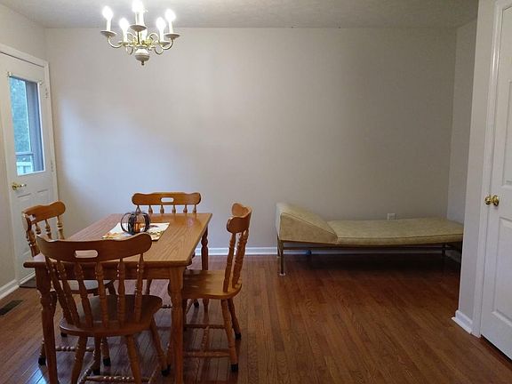 5th image of 395 Mundy Ct