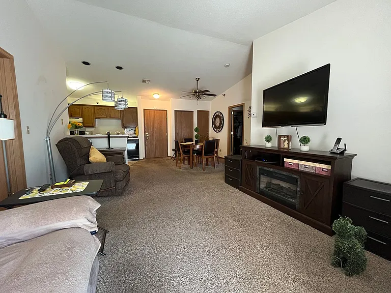 11202 W National Ave — Photo 9