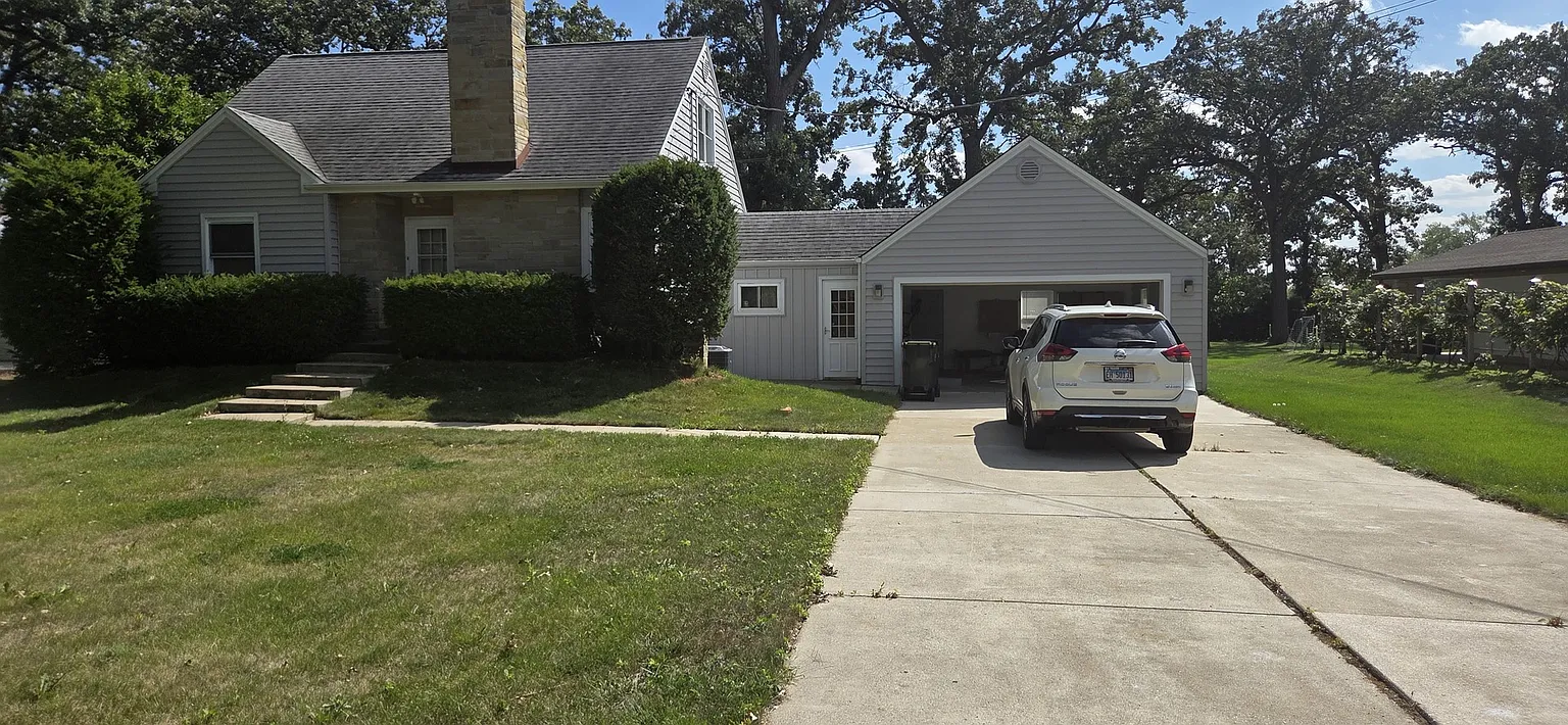 9525 W Oak Pl photo 1