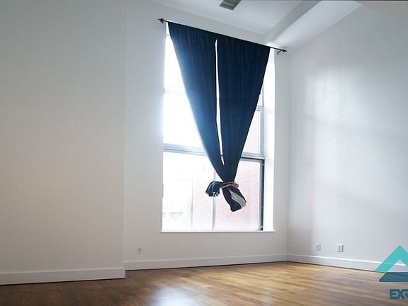 5th image of 166 Scholes St #2J