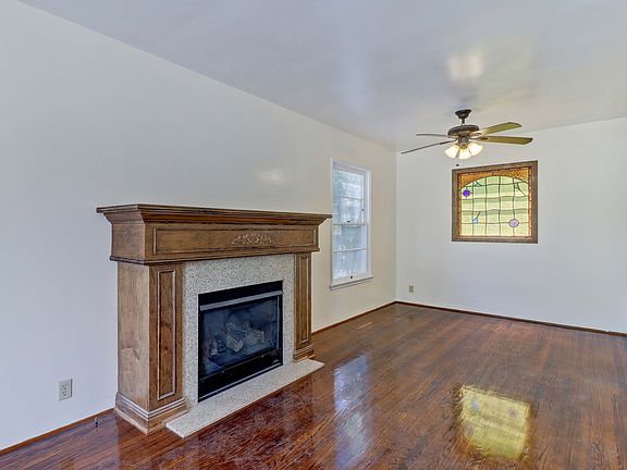 3rd image of 11794 Beverly Blvd #A