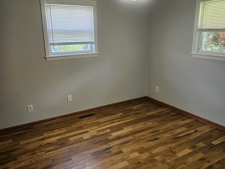 217 Brentwood Dr — Photo 9