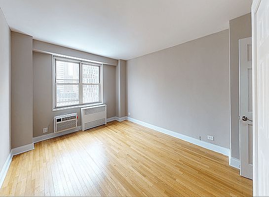 4th image of 310 Greenwich St APT 23F