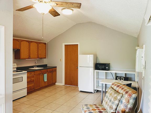 2nd image of 2418 Thrace St