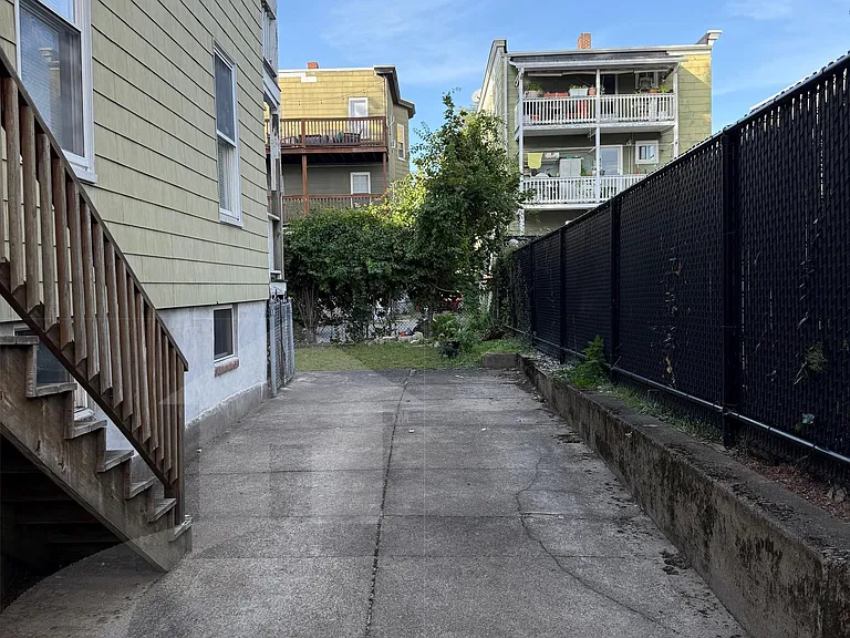 69 Raymond Ave — Photo 11