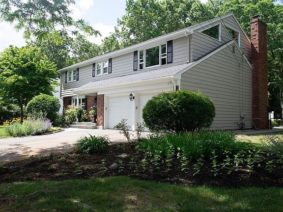 2nd image of 69 Oak Hill Dr