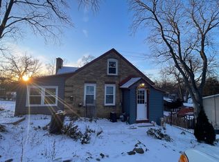 3323 Charles Ct, Island Lake, IL 60042