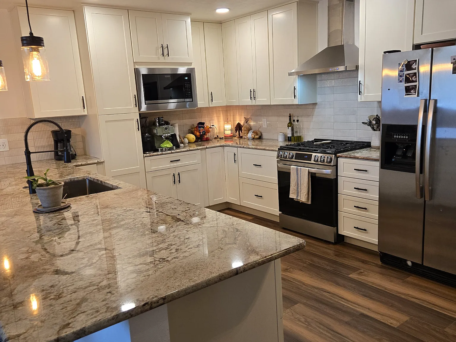 4 bed, 1994 sqft, $2,500 — Photo 4