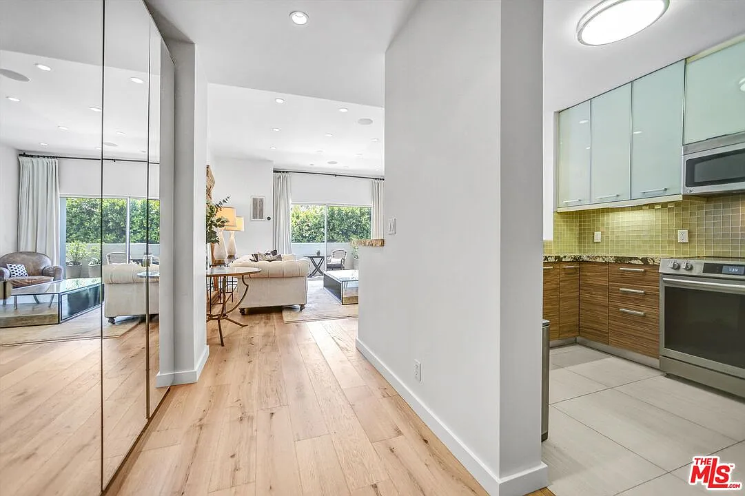 1 bed, 1.0 bath, $5,500 — Photo 2