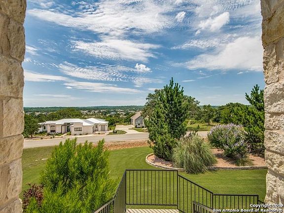 4th image of 1480 Decanter Dr