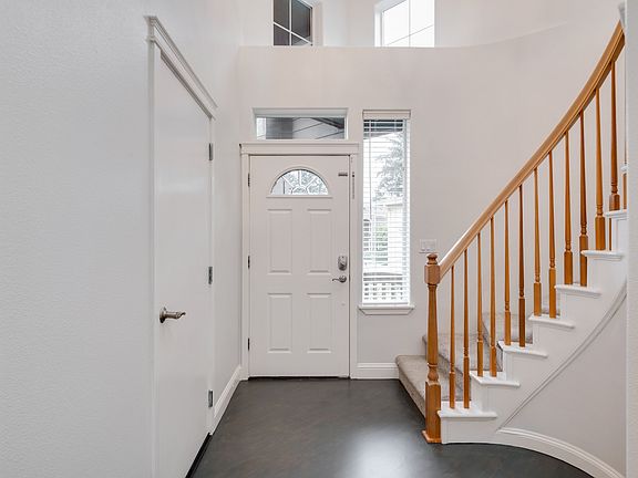 4th image of 2808 NE 186th Ct