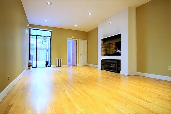 Rented by JK Dansar Corp | media 25