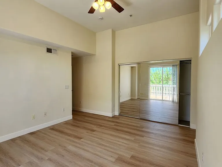 4735 Gloria Ave #5 — Photo 24