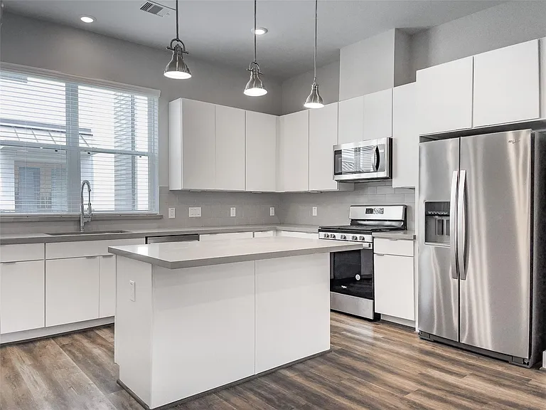 1270 N Post Oak Rd #A — Photo 1